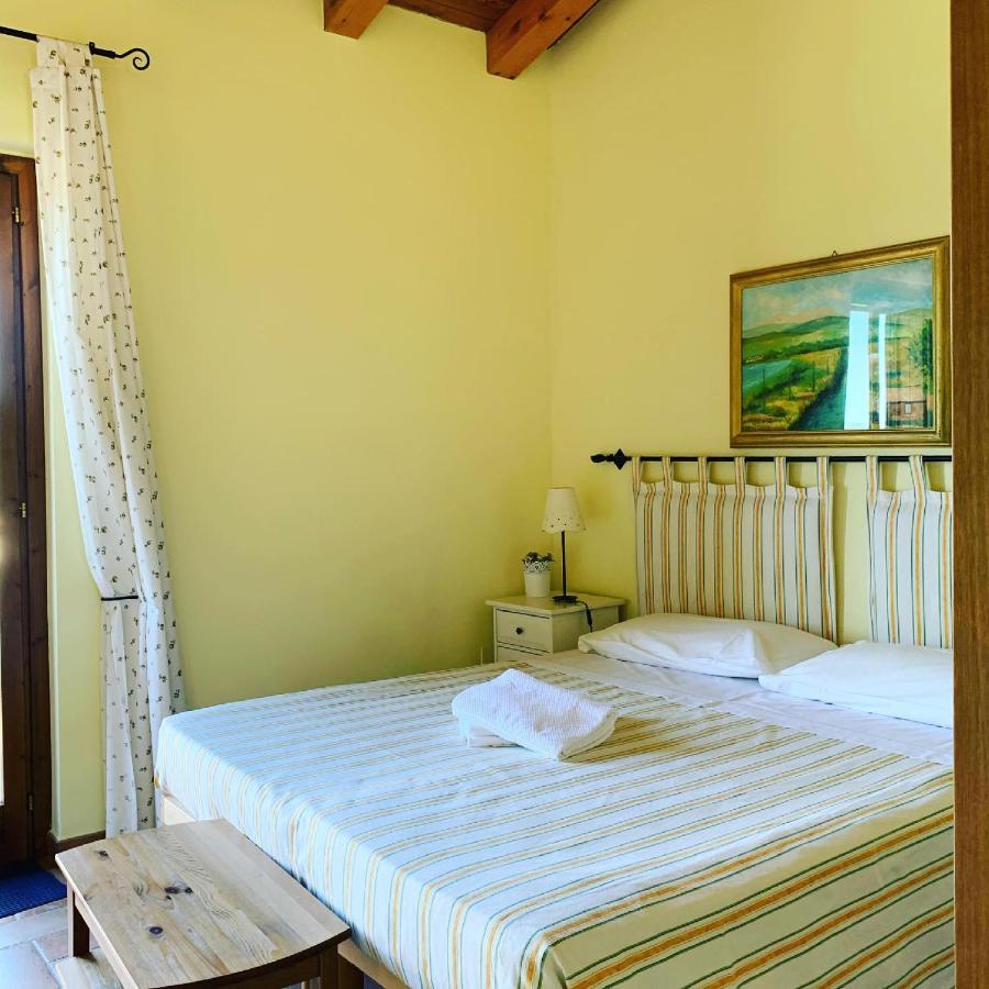 Casale Terre Rosse Garden Bed and Breakfast Saturnia Eksteriør billede