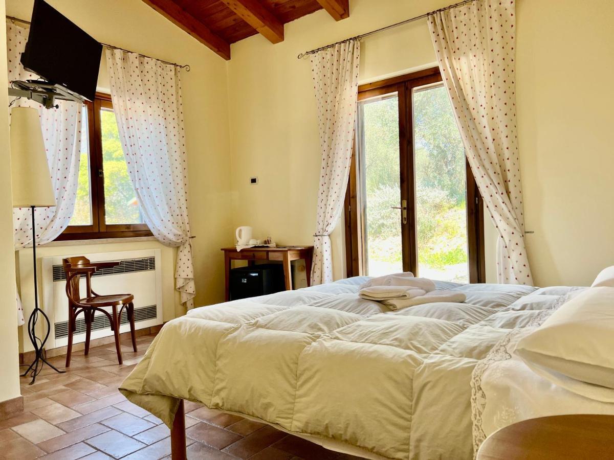 Casale Terre Rosse Garden Bed and Breakfast Saturnia Eksteriør billede