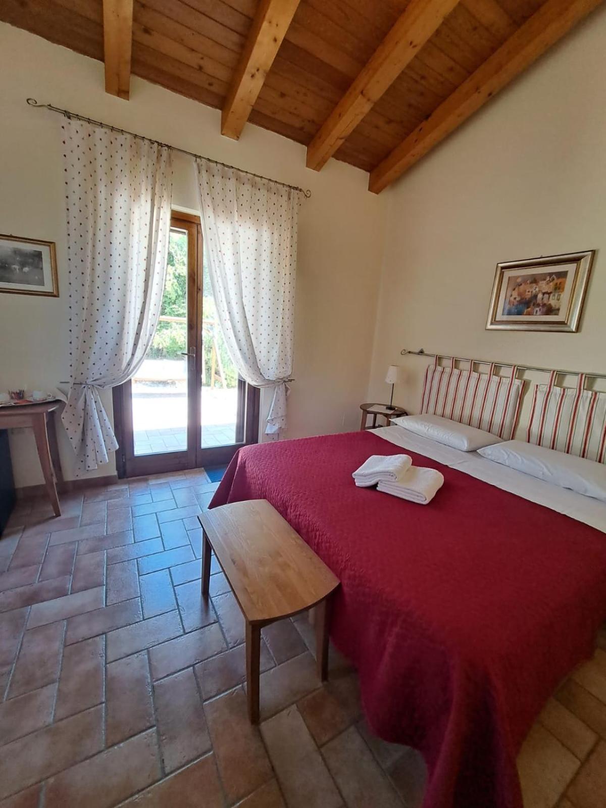 Casale Terre Rosse Garden Bed and Breakfast Saturnia Eksteriør billede