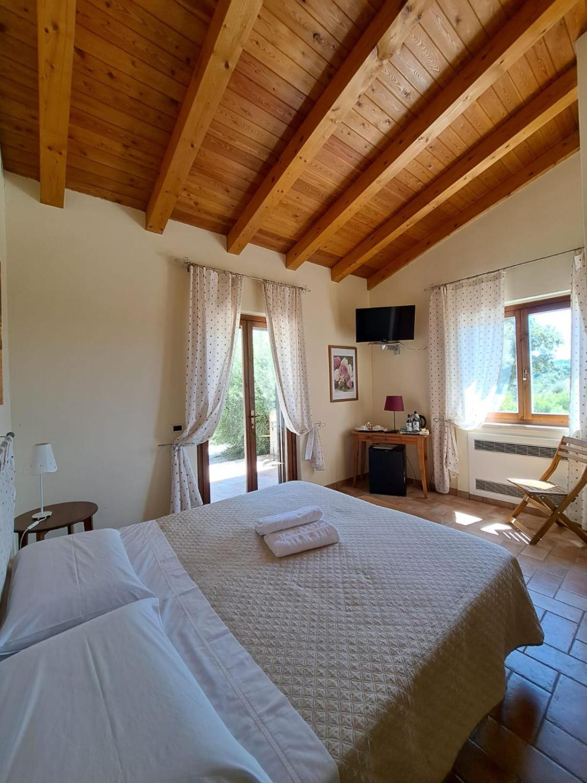 Casale Terre Rosse Garden Bed and Breakfast Saturnia Eksteriør billede