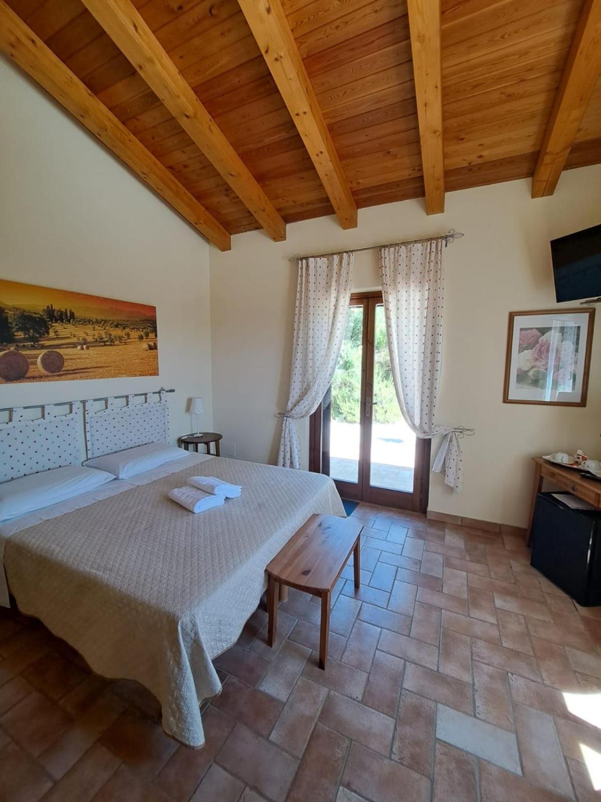 Casale Terre Rosse Garden Bed and Breakfast Saturnia Eksteriør billede