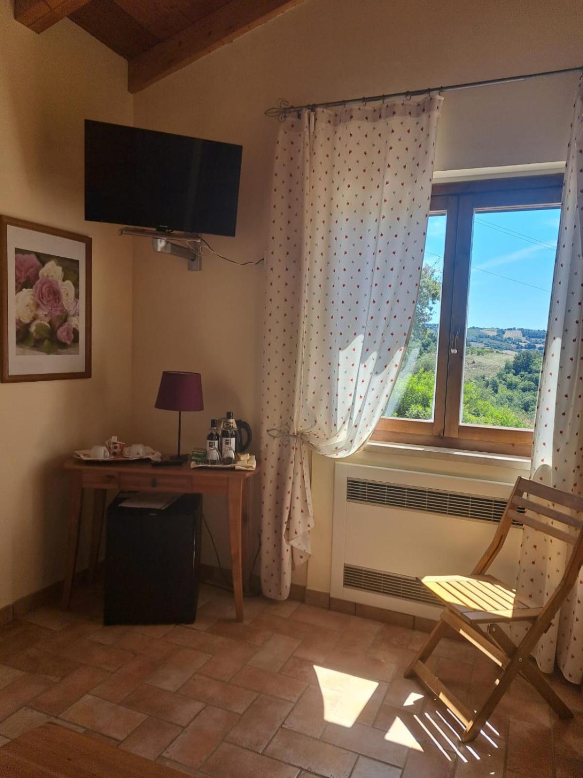Casale Terre Rosse Garden Bed and Breakfast Saturnia Eksteriør billede
